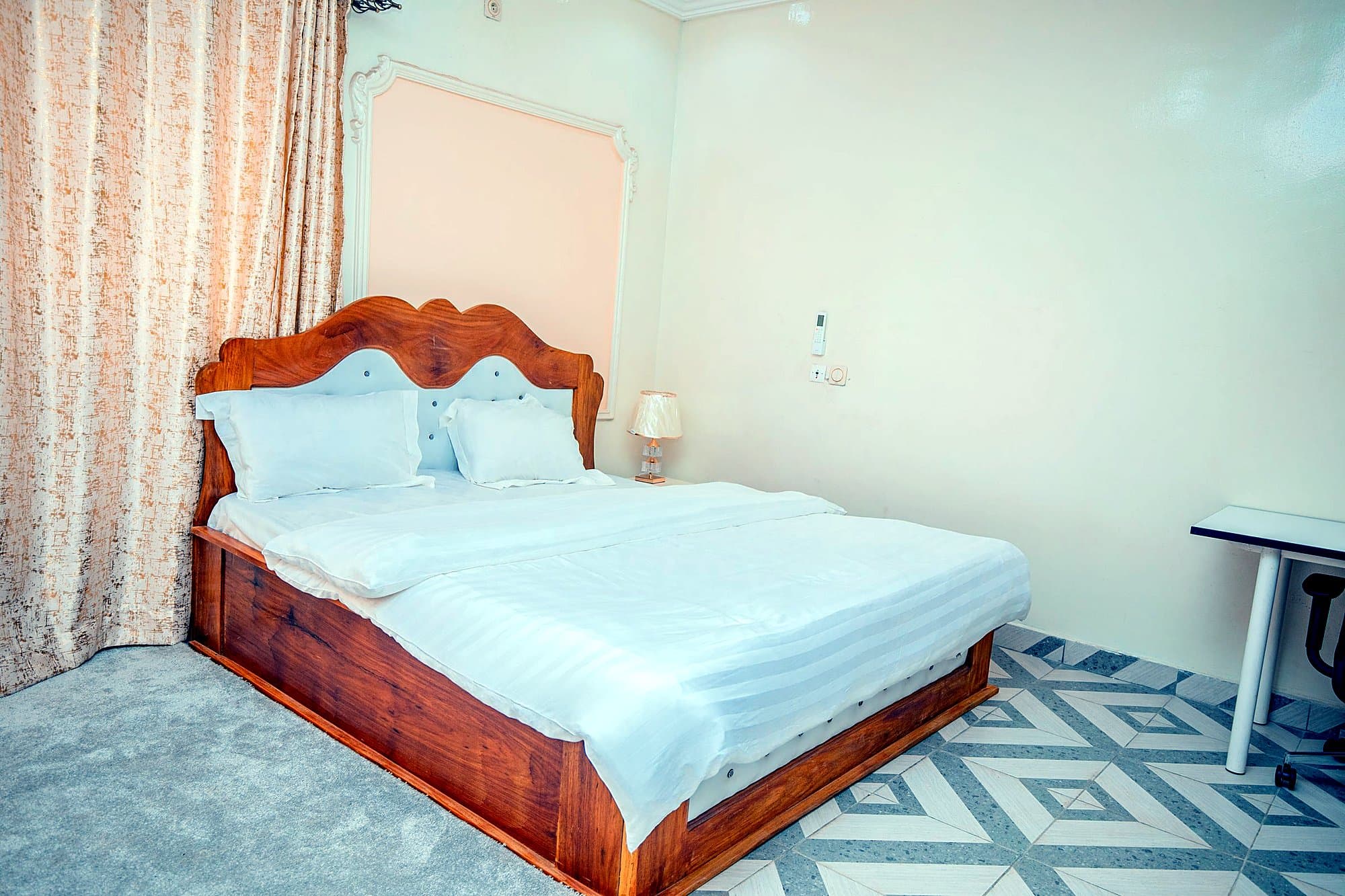 Chambre Simple – Complexe Shalome Hôtel, Djarengol Maroua